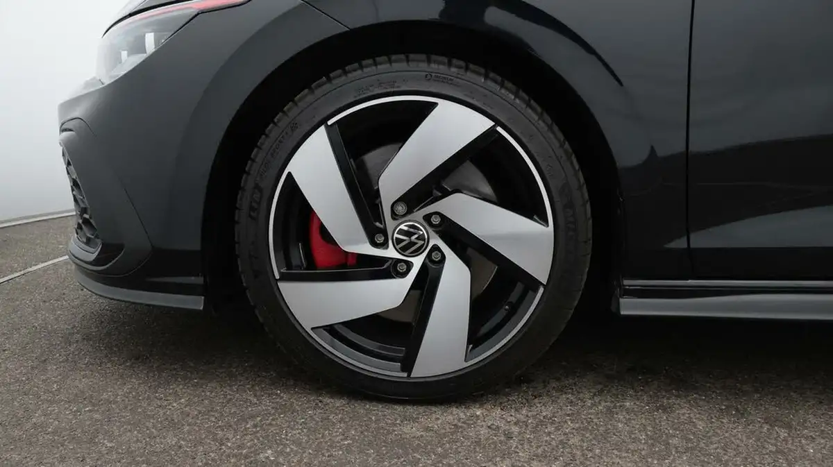 2022-volkswagen-golf-20-tsi-gti-dsg-big-18