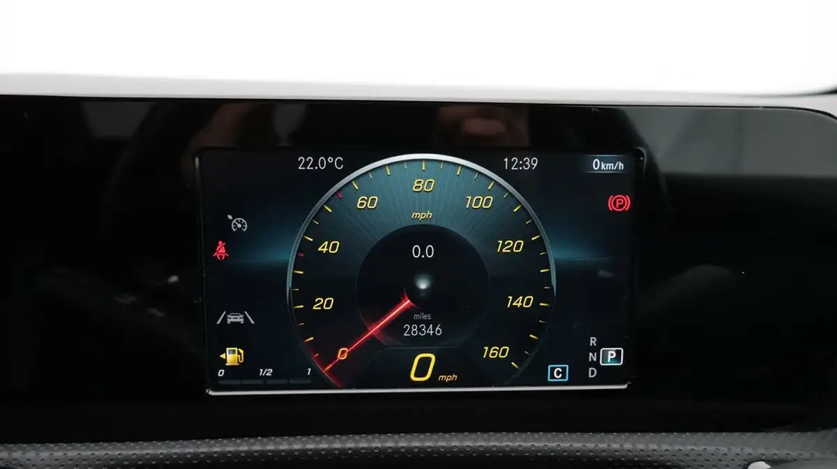 2020-mercedes-benz-a-class-13-a200-amg-line-saloon-4d-7g-dct-big-10