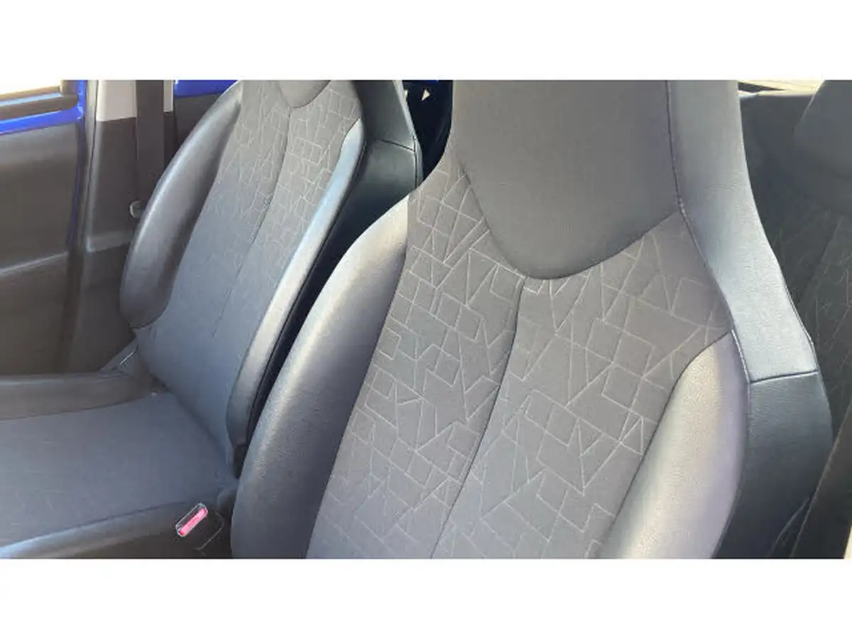 2020-toyota-aygo-10-vvt-i-x-clusiv-blackred-bi-tone-tss-x-shift-big-28
