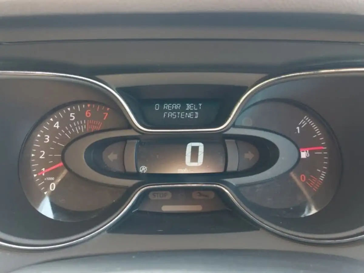 2018-renault-captur-09-tce-iconic-big-18