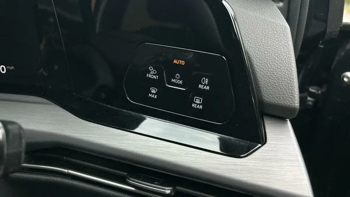2023-volkswagen-golf-15-tsi-style-edition-150ps-big-26