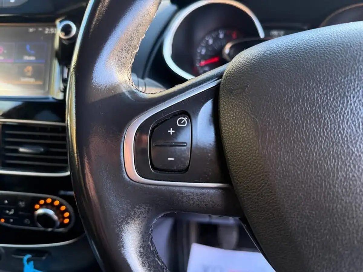 2017-renault-clio-15dci-dynamique-s-nav-90bhp-big-16