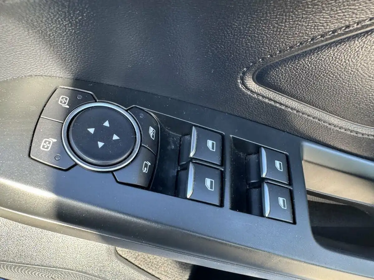 2020-ford-focus-10t-titanium-hatchback-auto-big-48