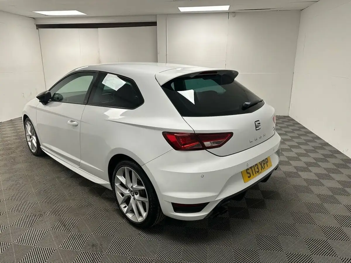 2013-seat-leon-18-fr-tech-pack-ss-sportcoupe-3d-big-4