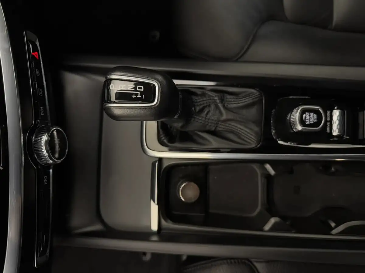2020-volvo-v60-20td-d4-momentum-plus-geartronic-big-23