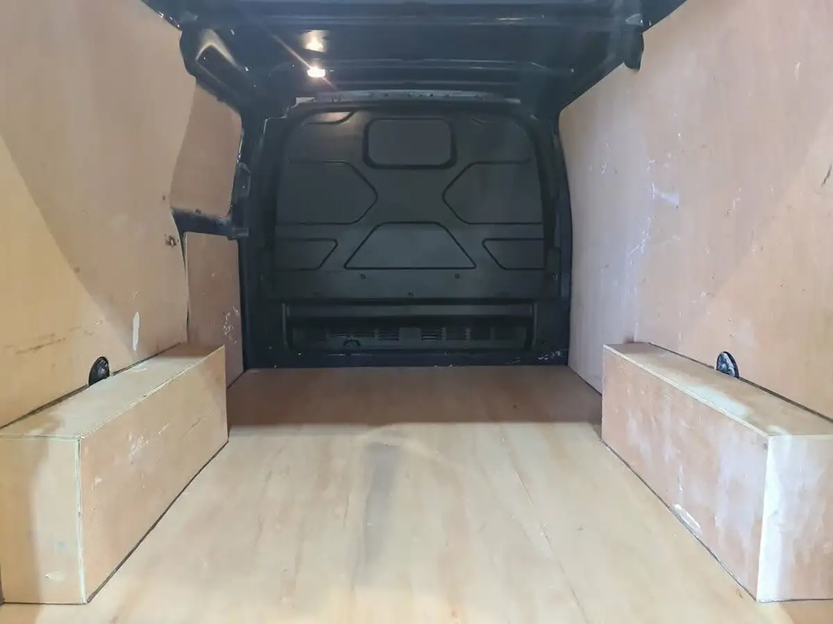 2020-ford-transit-custom-20tdci-320-l1h1-trend-105pseu6dt-panel-van-big-2