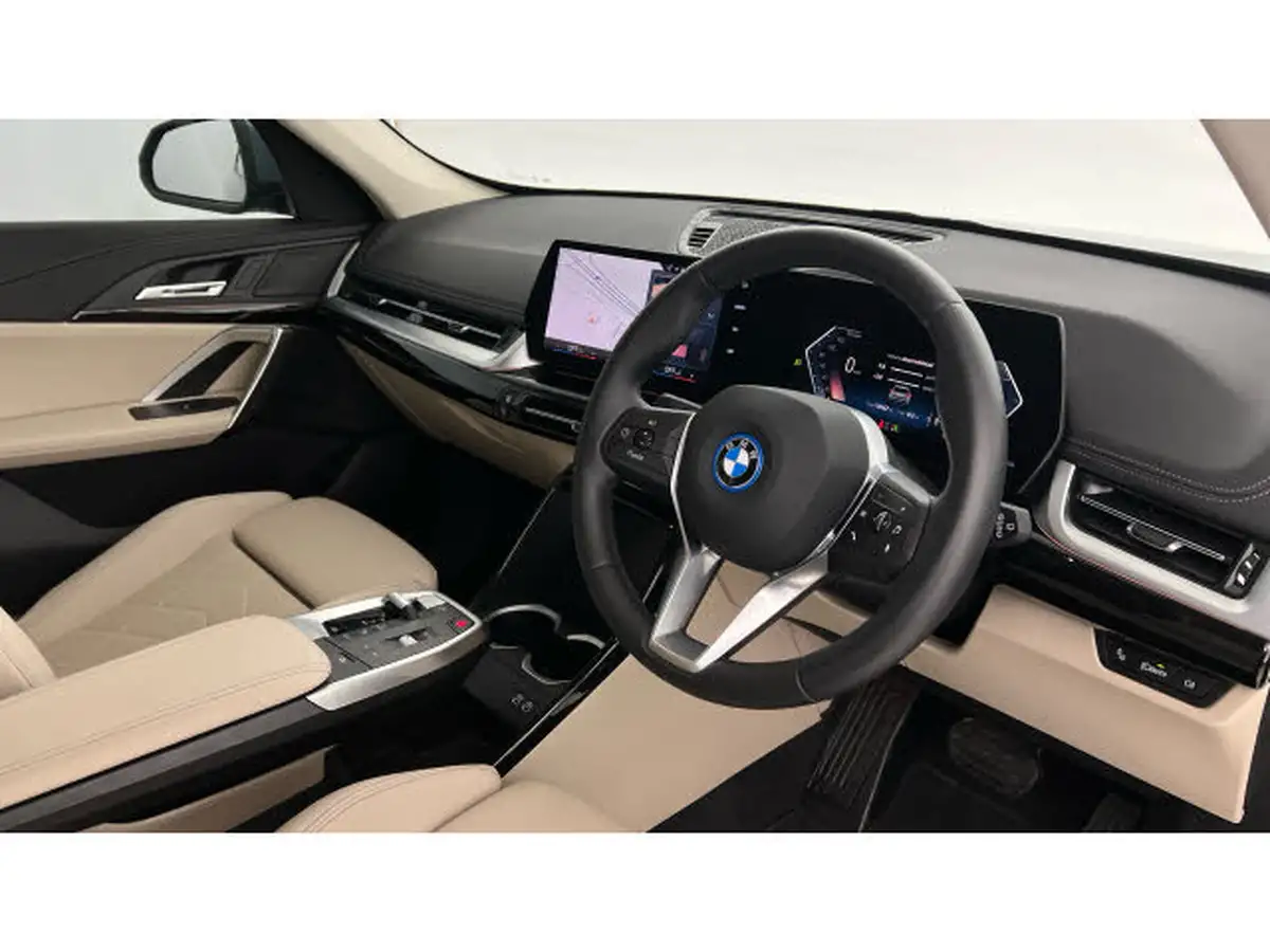 2024-bmw-x1-15-xdrive25e-xline-big-5