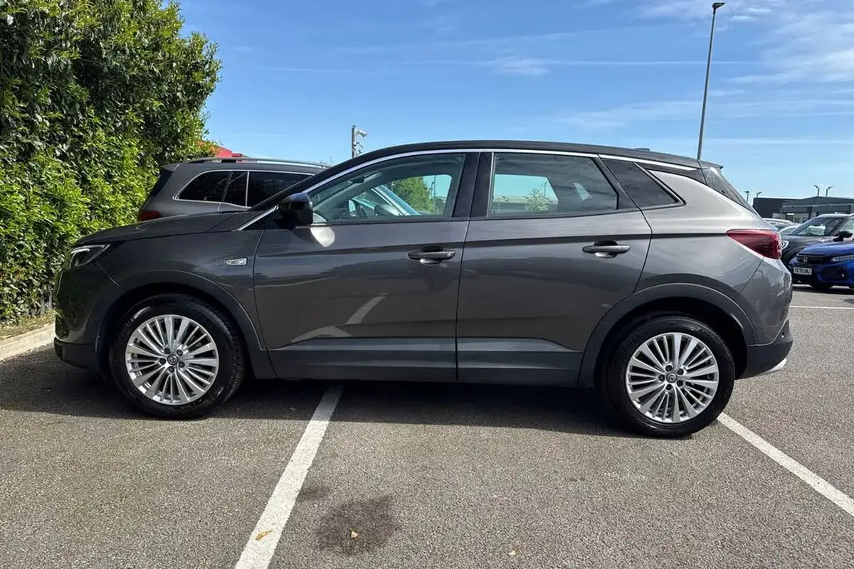 2019-vauxhall-grandland-x-15td-sport-nav-big-37