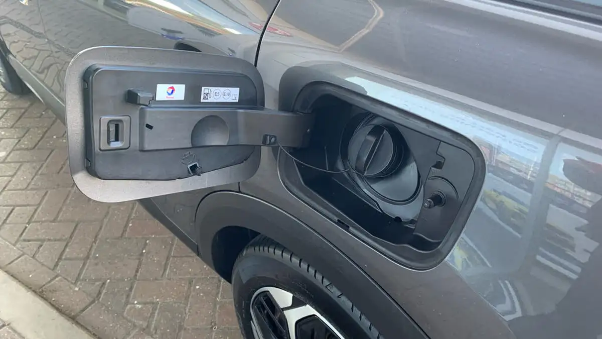 2021-citroen-c4-12-puretech-shine-plus-155ps-big-48