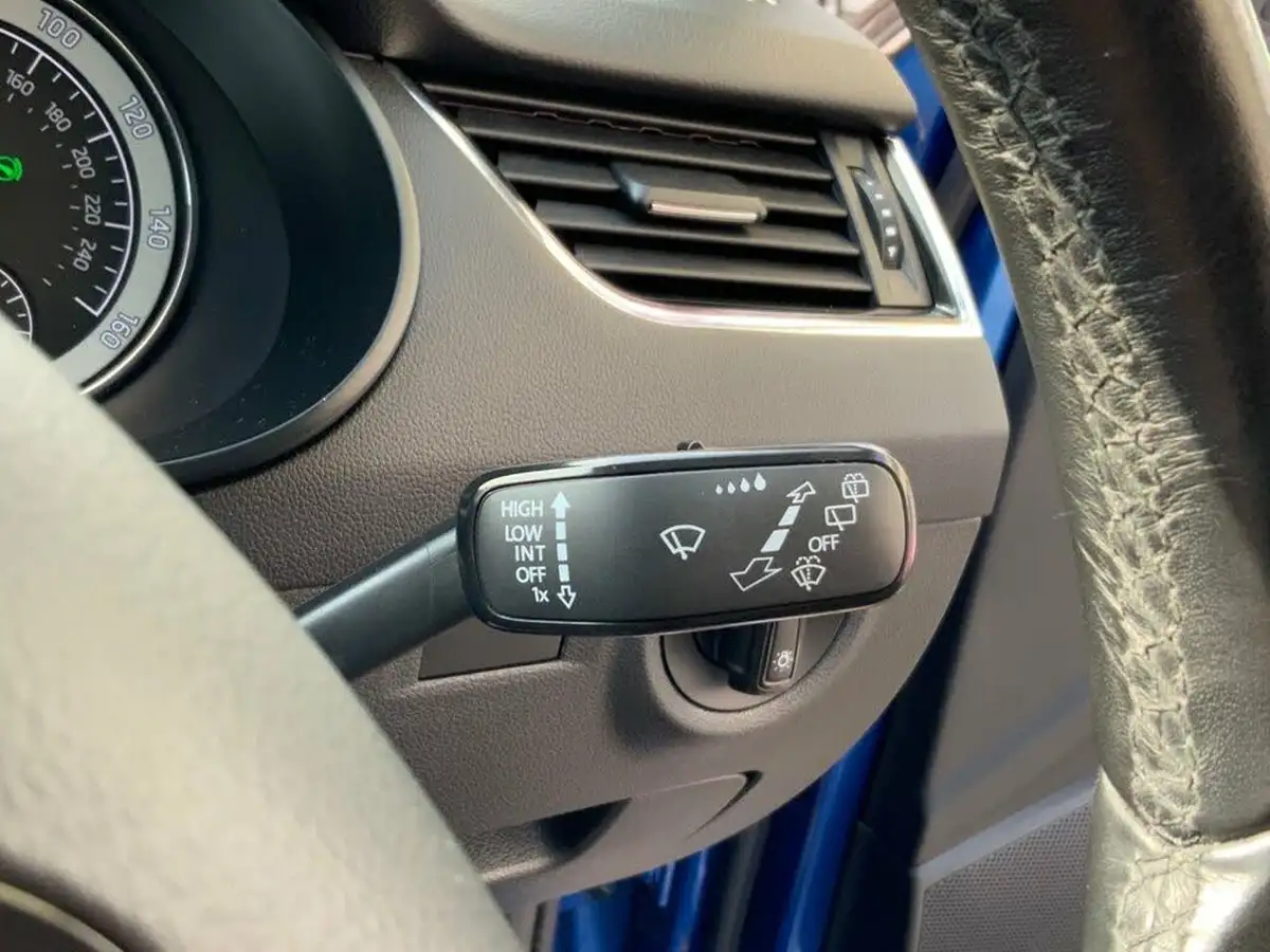 2017-skoda-octavia-20tdi-se-l-hatchback-dsg-big-45