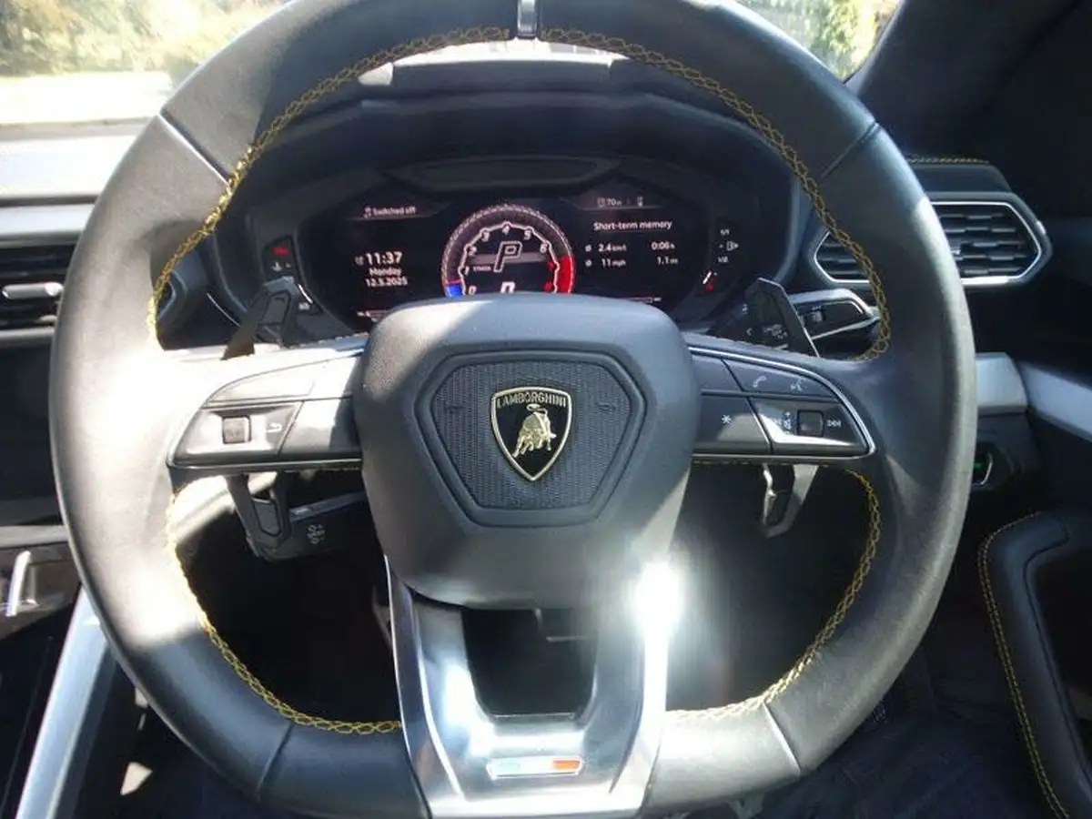 2019-lamborghini-urus-40-no-trim-big-6