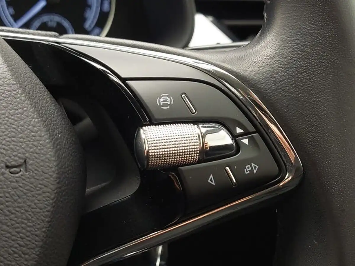 2023-skoda-kamiq-10-tsi-se-drive-95ps-big-18
