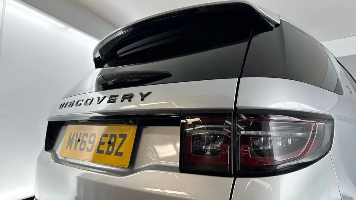 2019-land-rover-discovery-sport-20-p250-hse-big-25