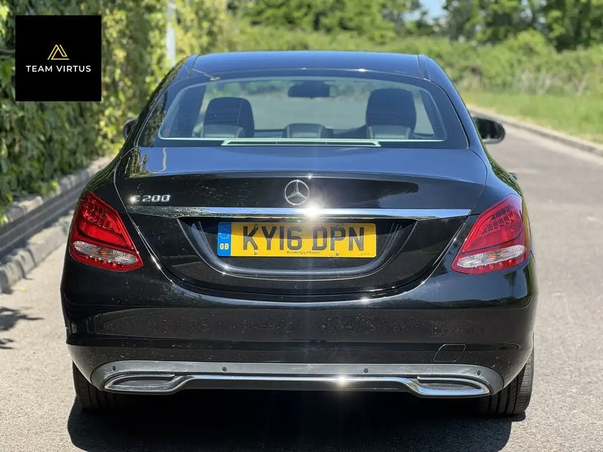 2016-mercedes-benz-c-class-20-c200-se-ss-saloon-4d-auto-big-14