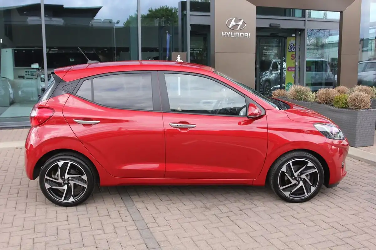 2024-hyundai-i10-10-premium-63ps-auto-big-3