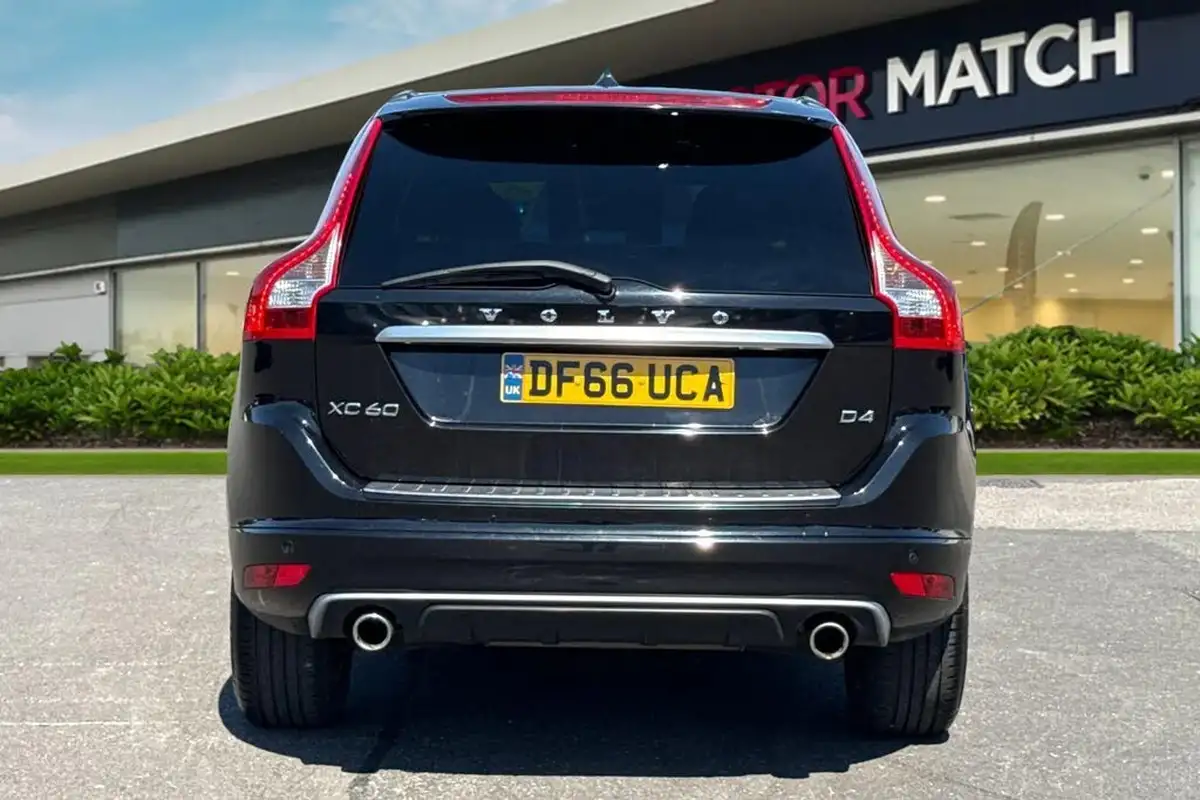 2016-volvo-xc60-20td-d4-r-design-lux-nav-geartronic-big-3