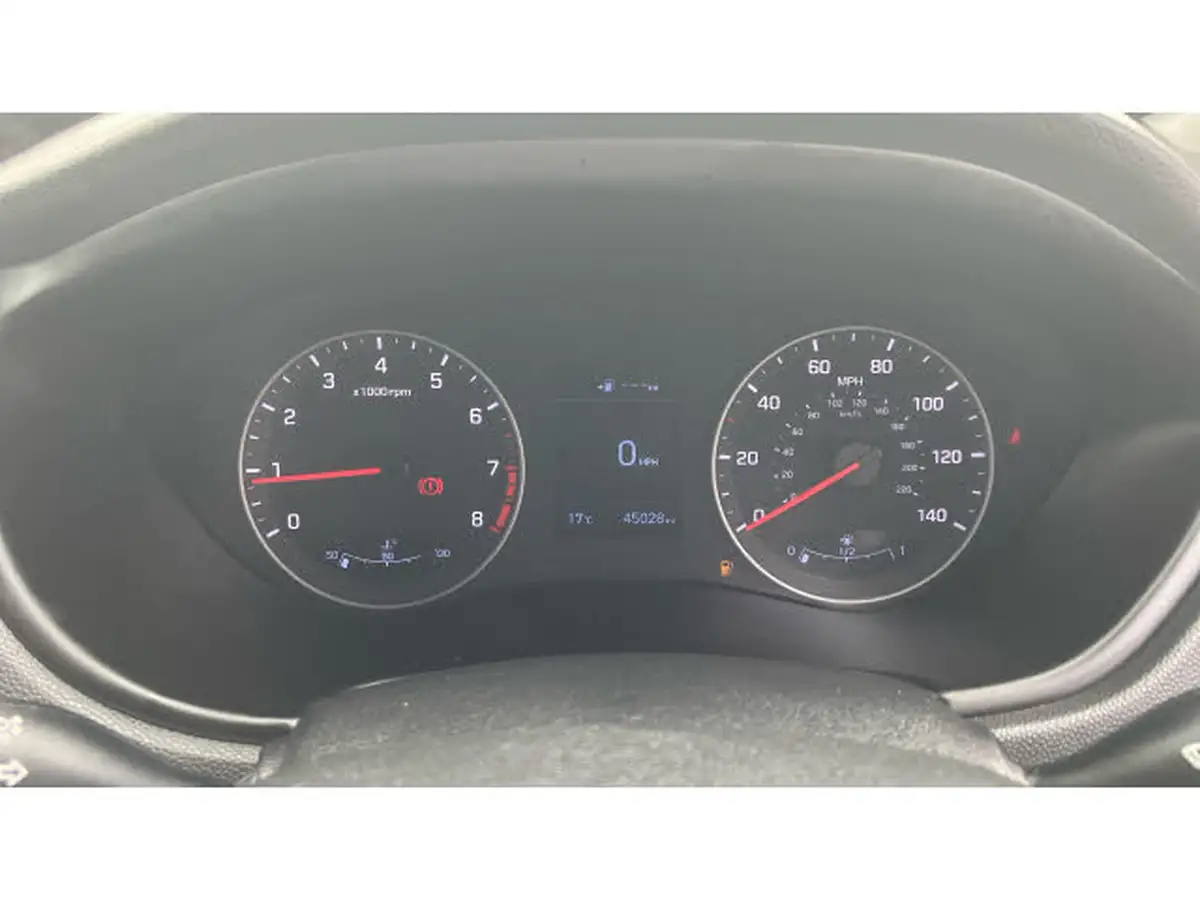 2020-hyundai-i20-12-se-big-17