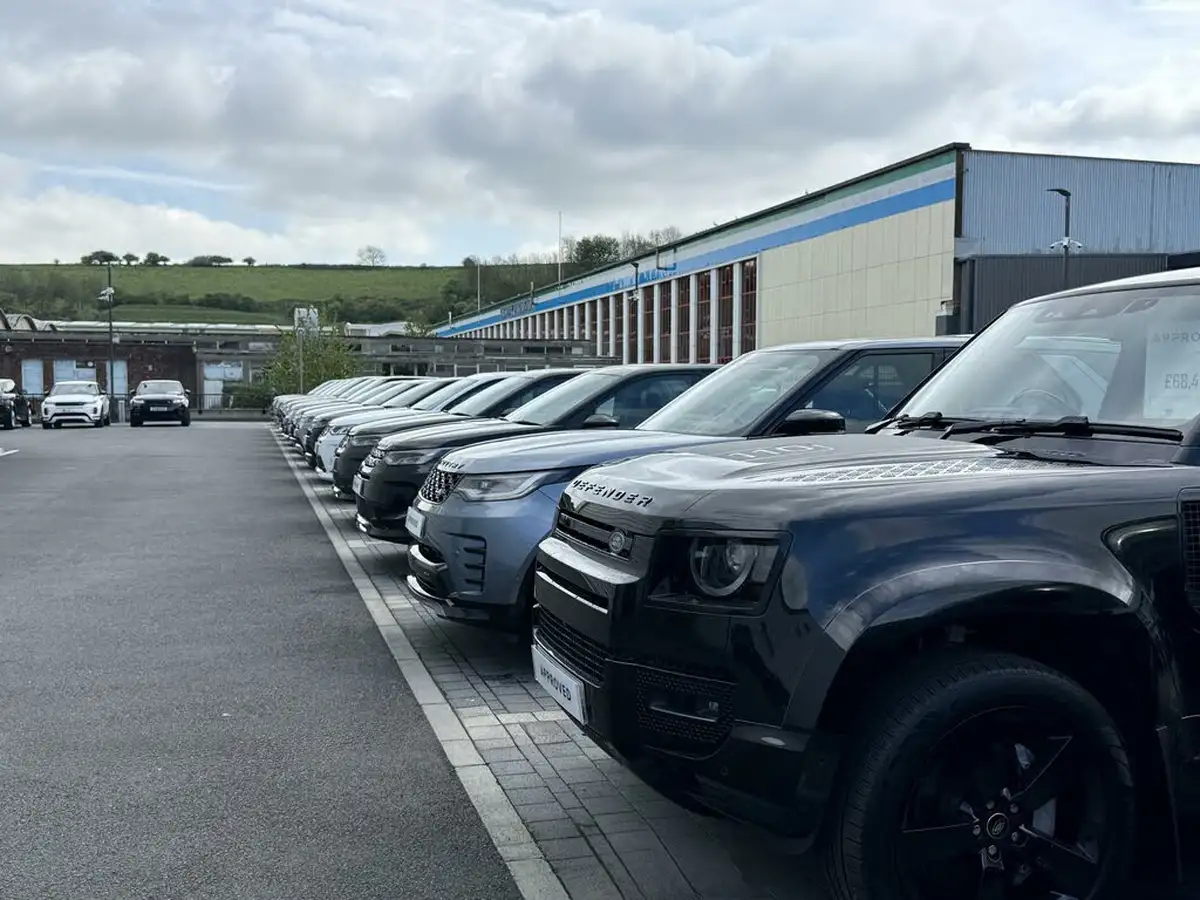 2022-land-rover-discovery-sport-15-p300e-r-dynamic-se-big-71
