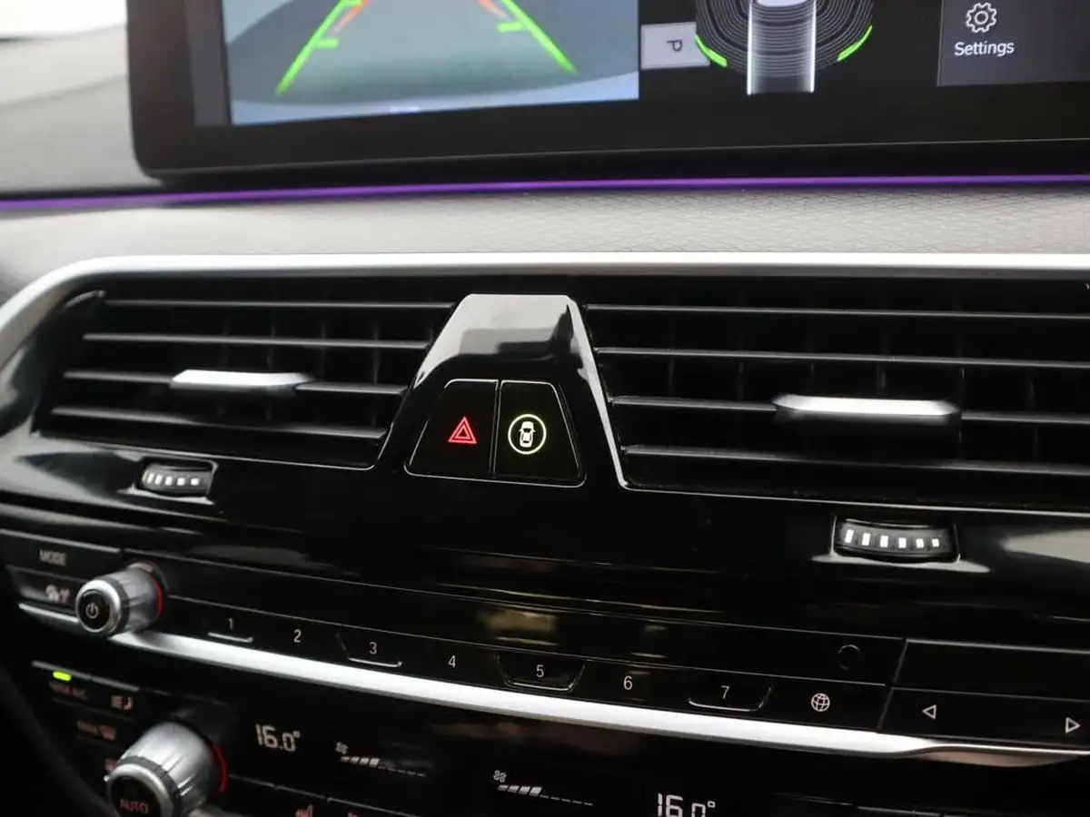 2022-bmw-5-series-20-530e-m-sport-saloon-4d-big-27