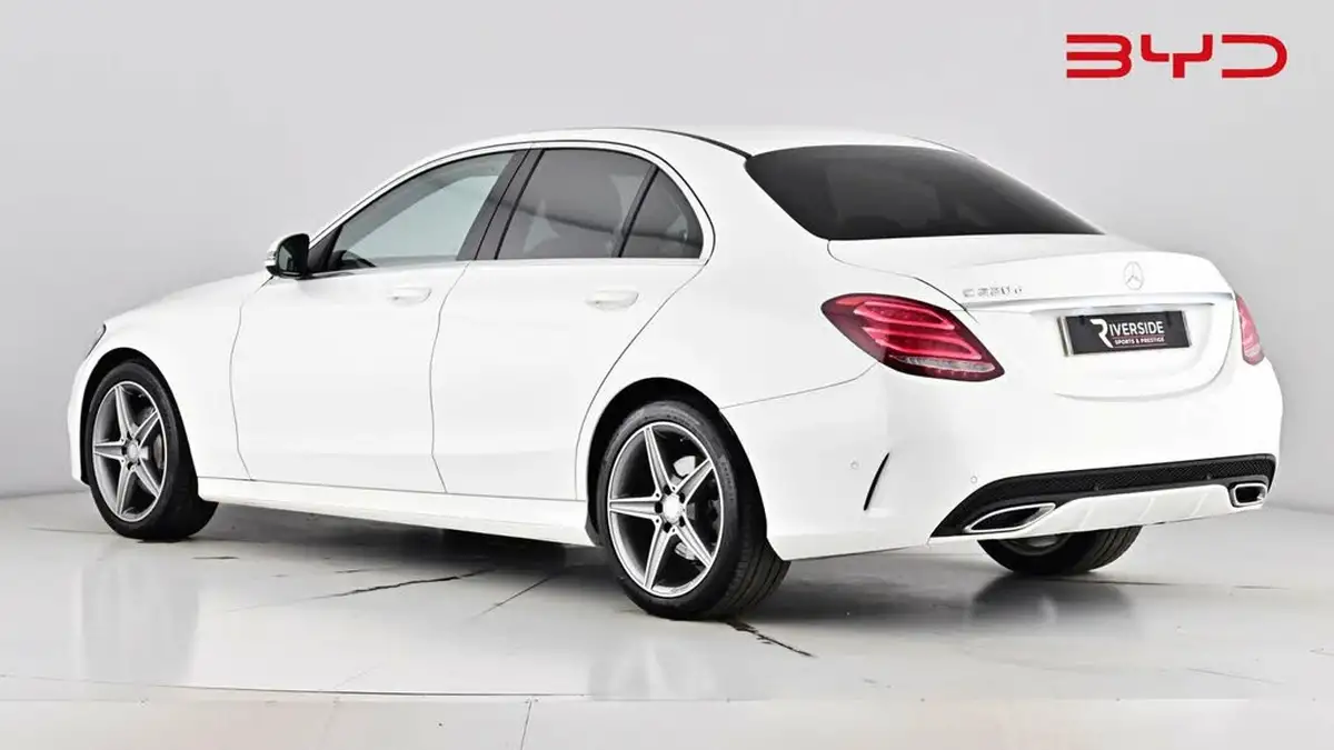 2016-mercedes-benz-c-class-21d-c220d-amg-line-170ps-ss-saloon-4d-auto-big-1