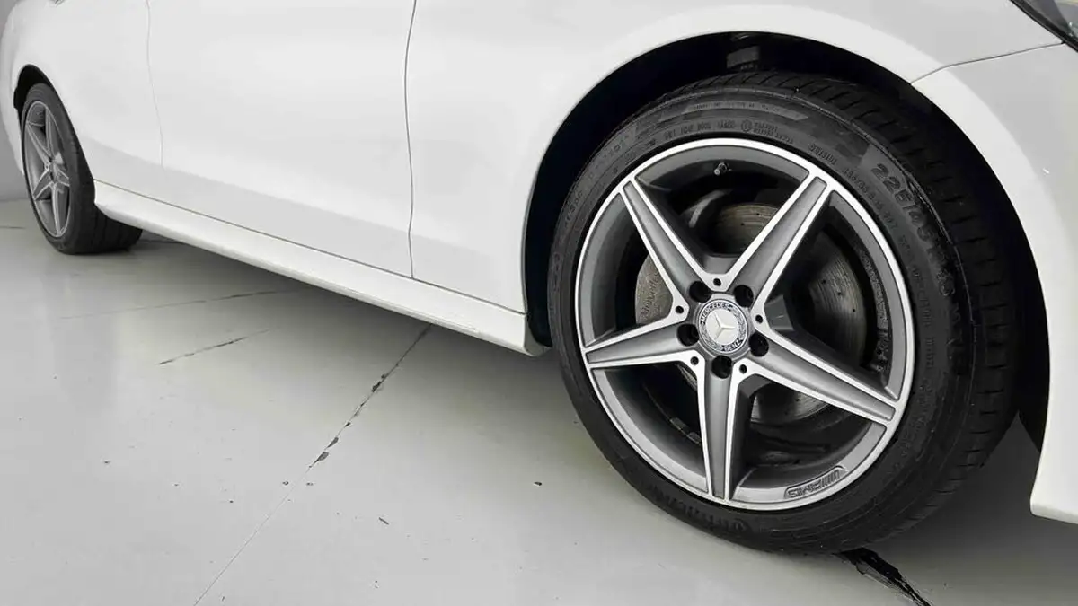 2016-mercedes-benz-c-class-21d-c220d-amg-line-170ps-ss-saloon-4d-auto-big-25
