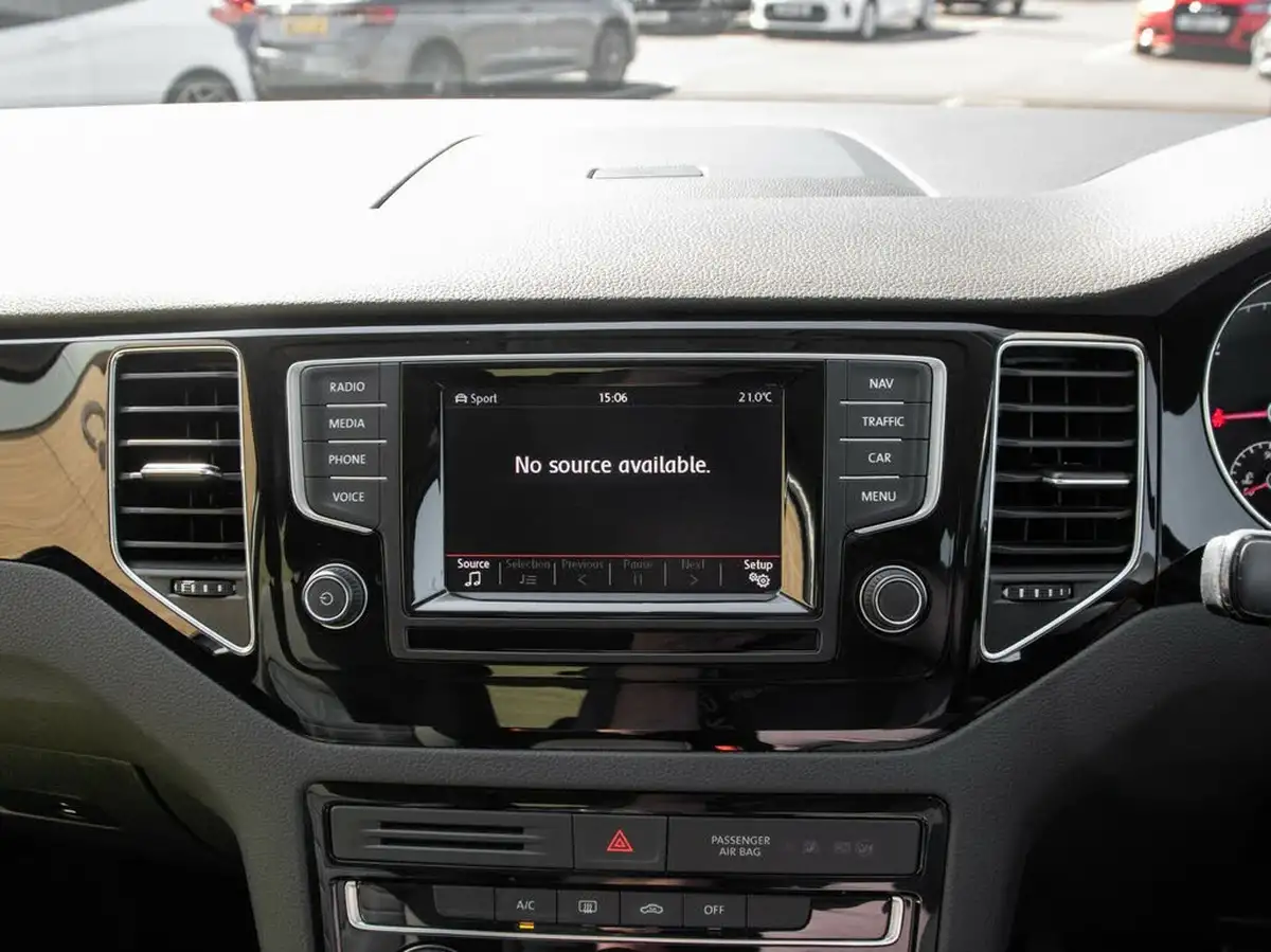 2014-volkswagen-golf-sv-20tdi-gt-big-22