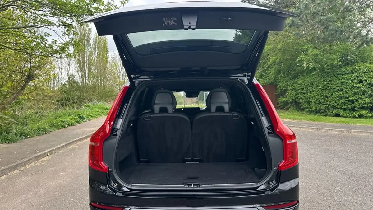 2021-volvo-xc90-20td-b5-r-design-big-12