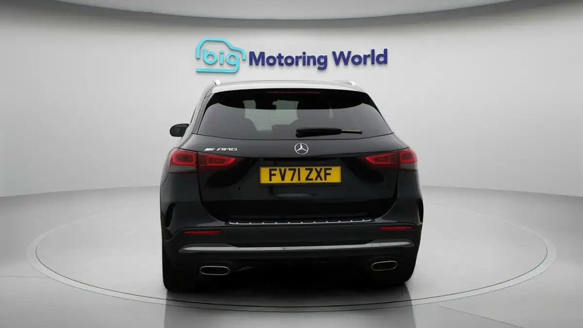 2022-mercedes-benz-gla-class-13-gla-180-amg-line-premium-big-6
