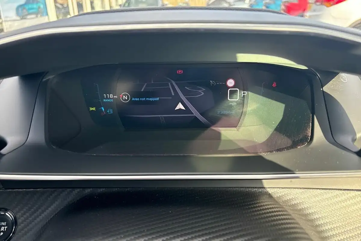 2023-peugeot-208-12-puretech-allure-premium-130ps-eat8-big-13