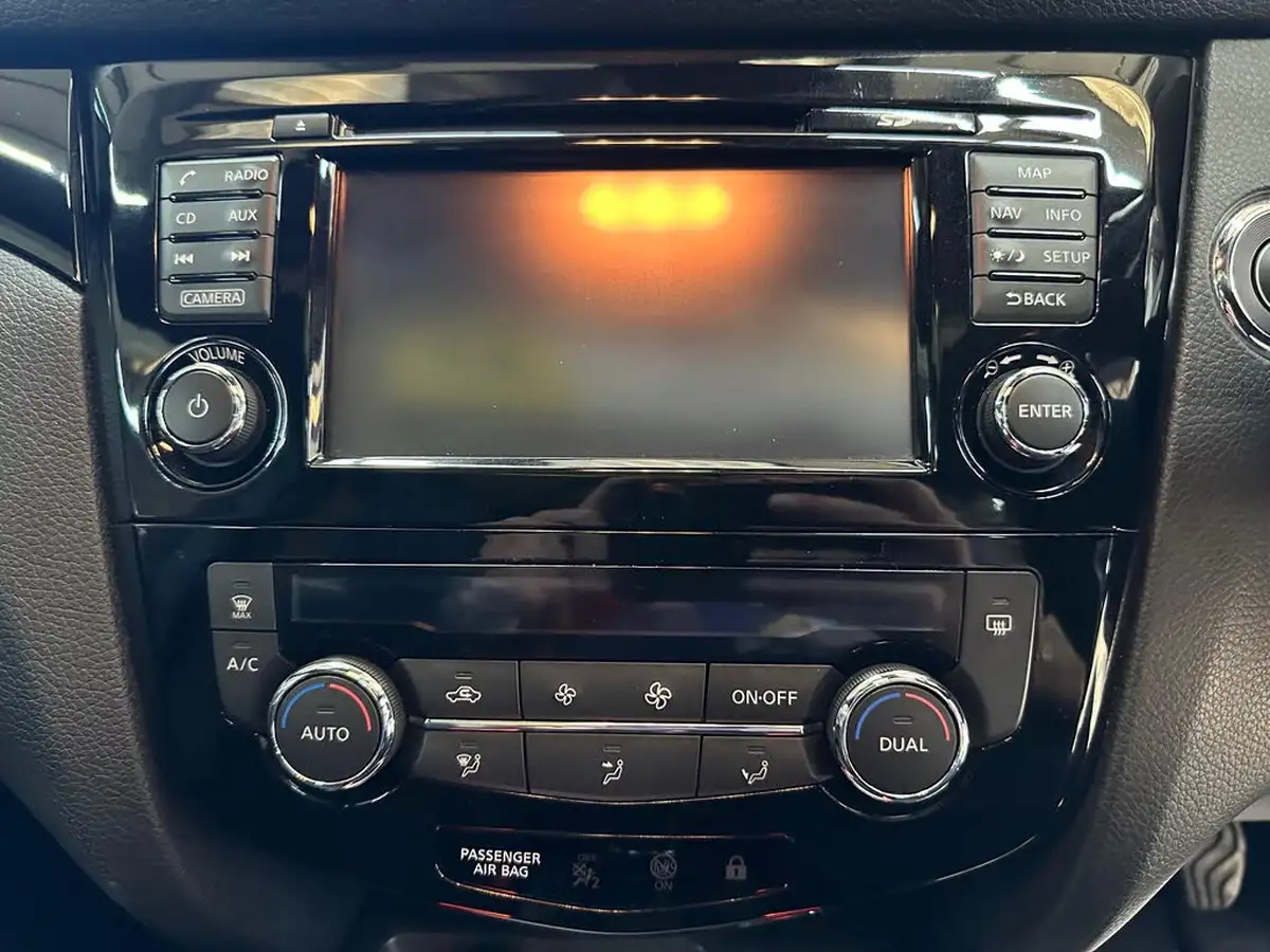 2017-nissan-qashqai-12-dig-t-n-vision-18in-big-17