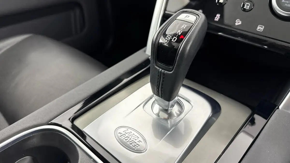 2021-land-rover-discovery-sport-15-p300e-urban-edition-big-15
