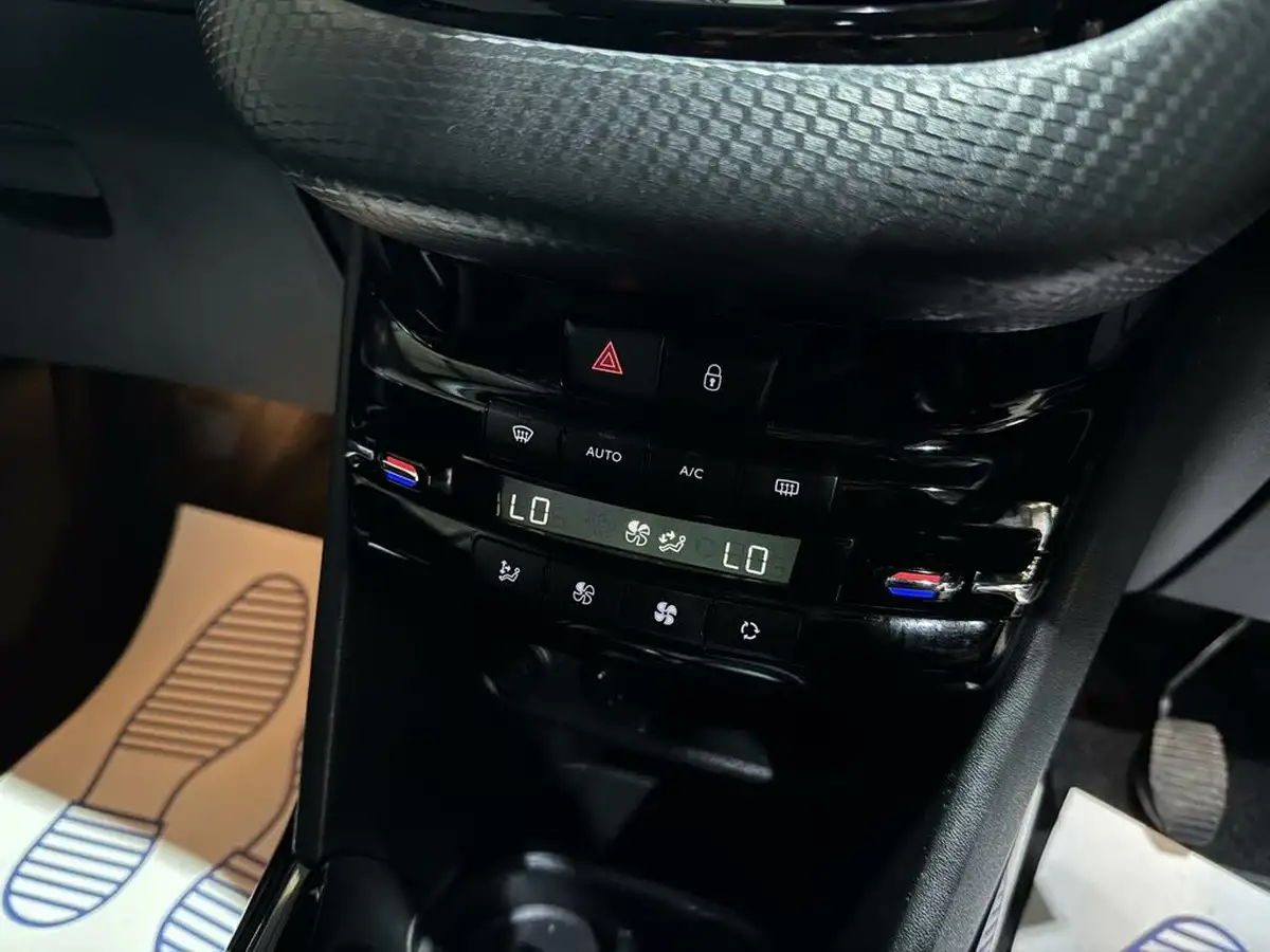 2018-peugeot-2008-suv-12-puretech-allure-82bhp-big-31