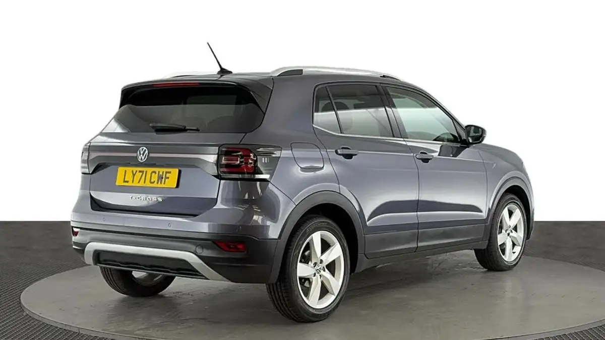 2022-volkswagen-t-cross-10-tsi-sel-dsg-big-3