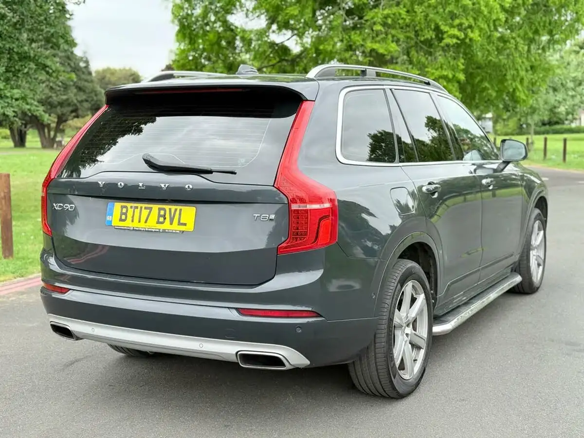 2017-volvo-xc90-20-t8-momentum-momentum-hybrid-auto-big-2
