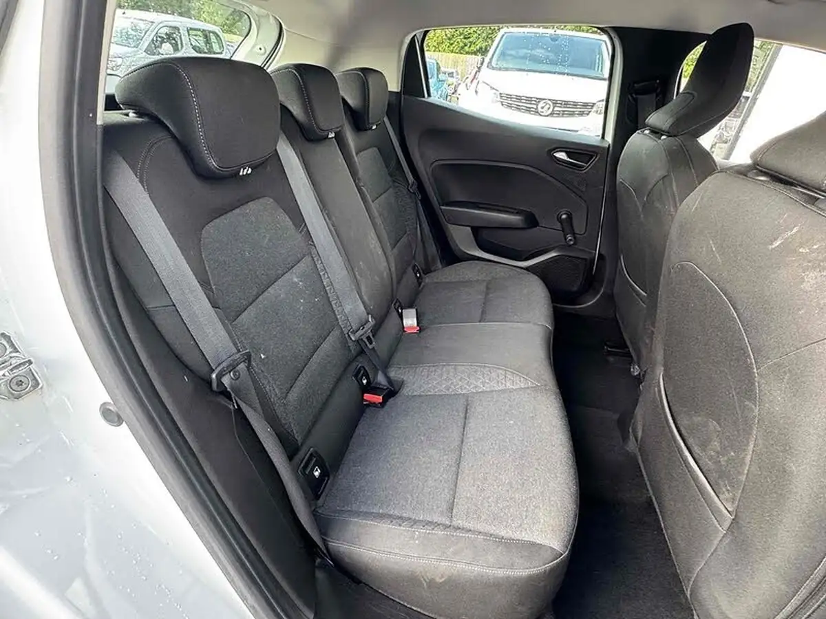 2020-renault-clio-10-sce-play-75bhp-big-23