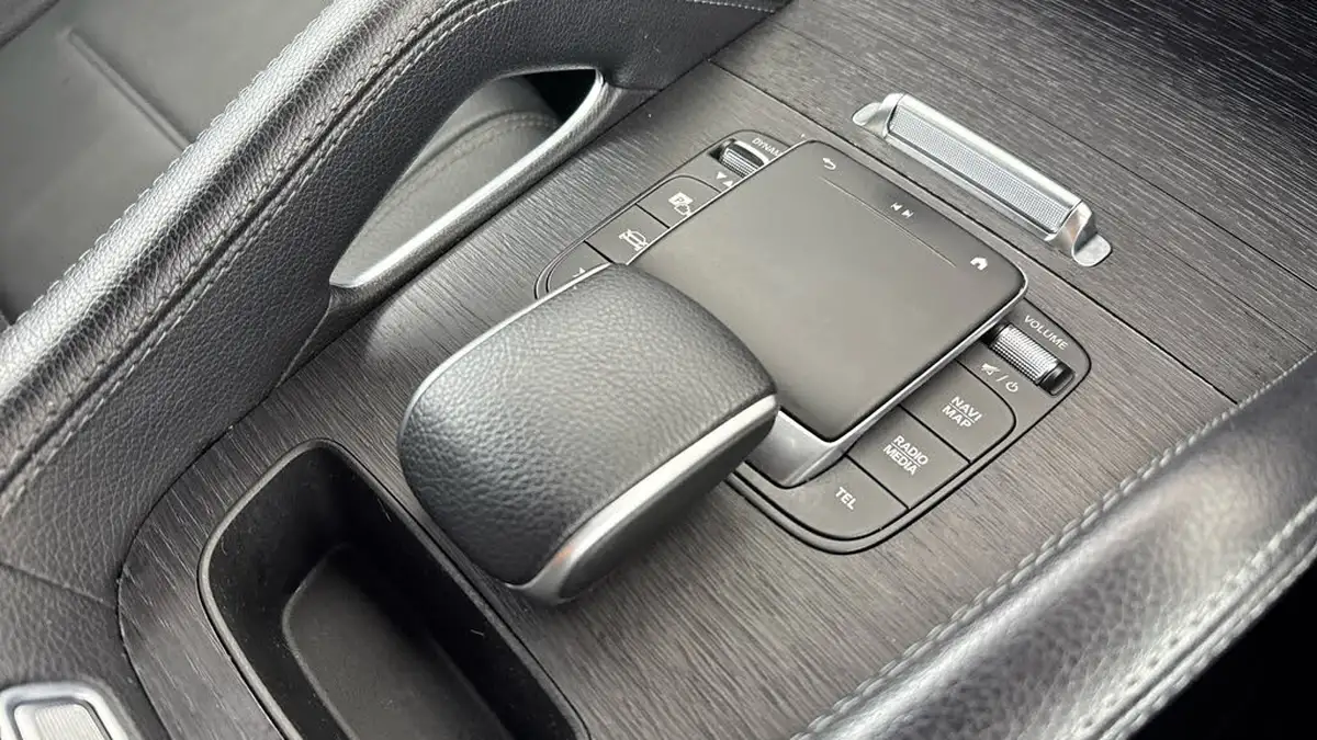 2022-mercedes-benz-gle-class-29d-gle400d-amg-line-premium-big-19