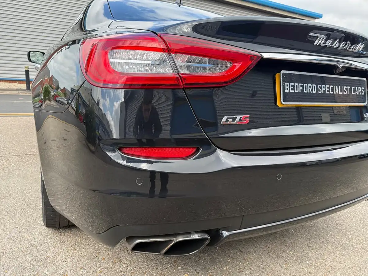 2015-maserati-quattroporte-38-gts-big-17