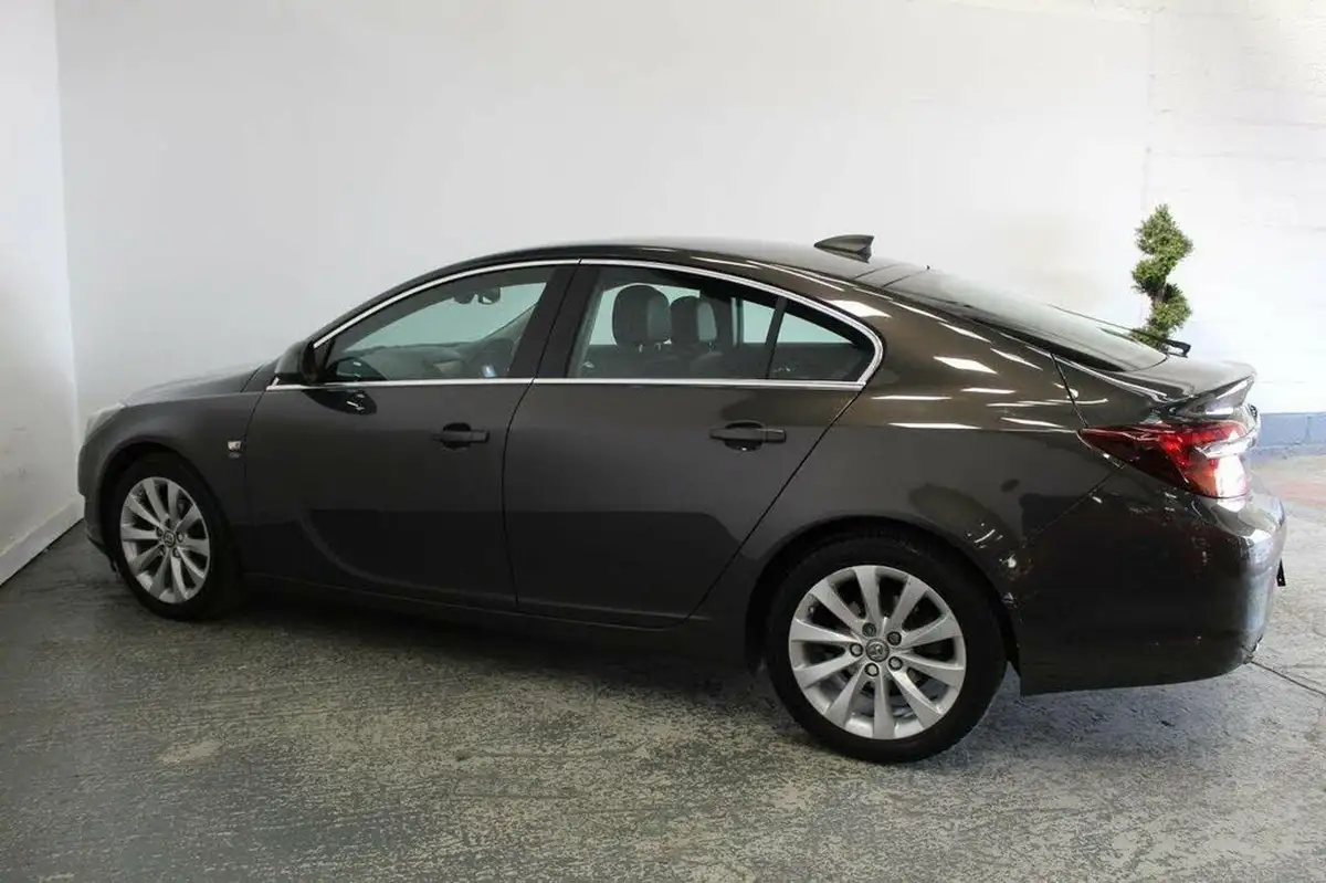 2015-vauxhall-insignia-20cdti-elite-nav-ecoflex-ss-hatchback-5d-big-9