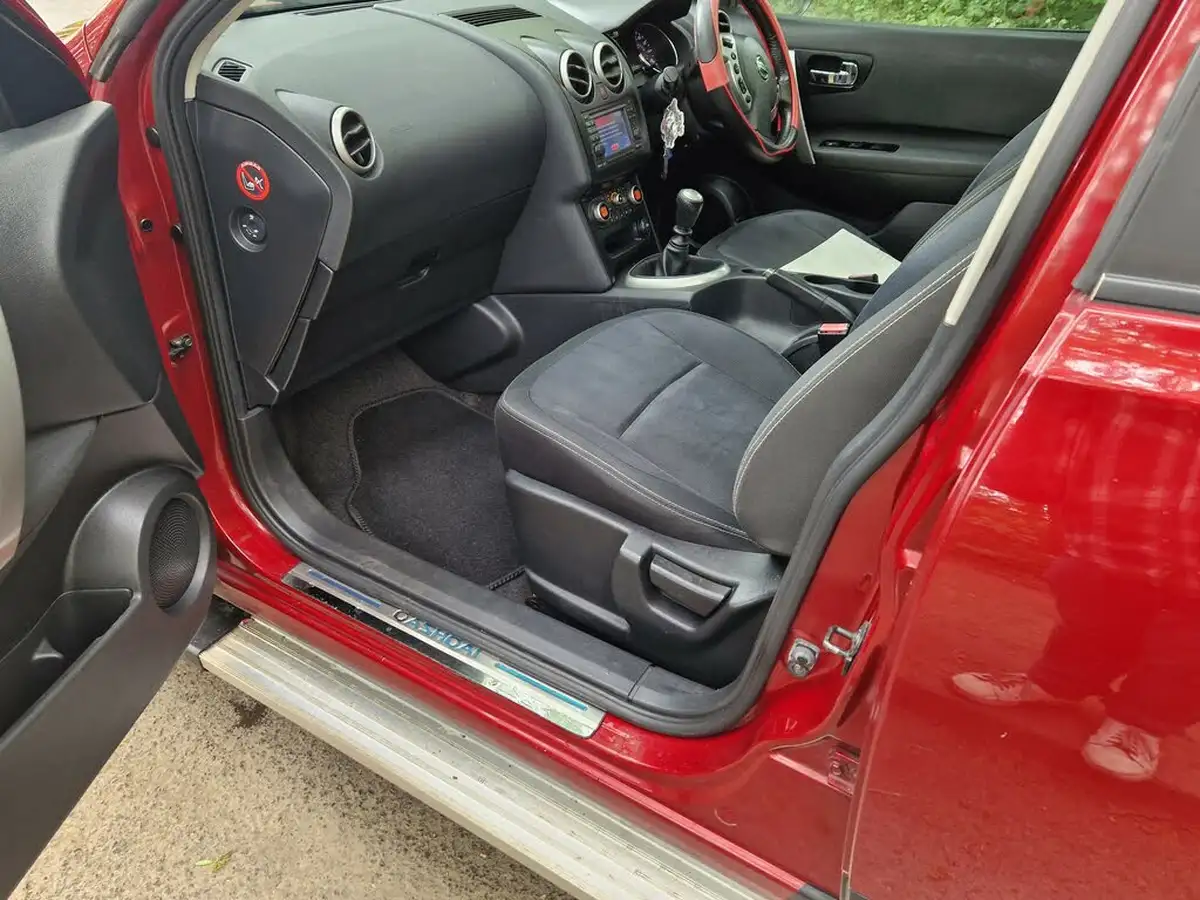 2010-nissan-qashqai-15td-n-tec-big-17