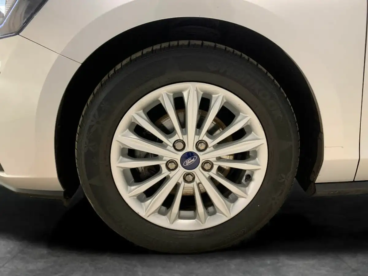2021-ford-focus-15-titanium-edition-hatchback-big-27