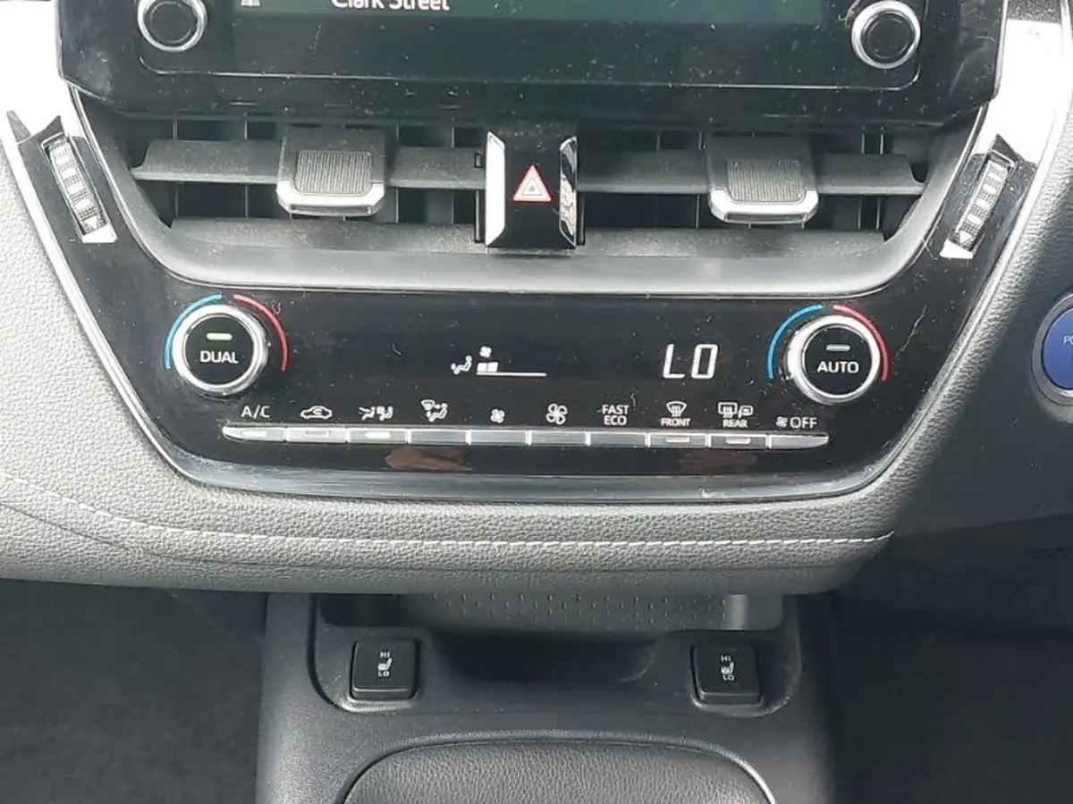 2020-toyota-corolla-18-vvt-i-design-trk-touring-sports-5d-big-13