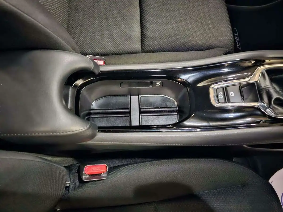 2016-honda-hr-v-16-i-dtec-se-navi-big-9