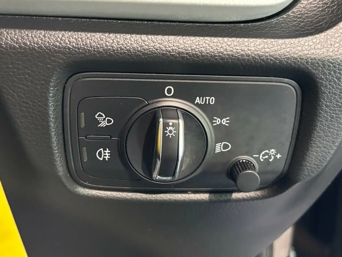 2020-audi-a3-10-30-tfsi-se-technik-big-29