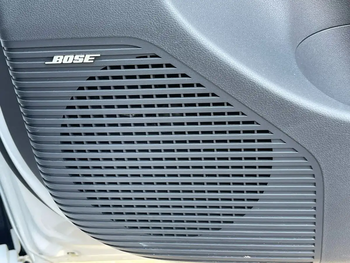 2024-hyundai-kona-e-ultimate-218ps-65kwh-big-7