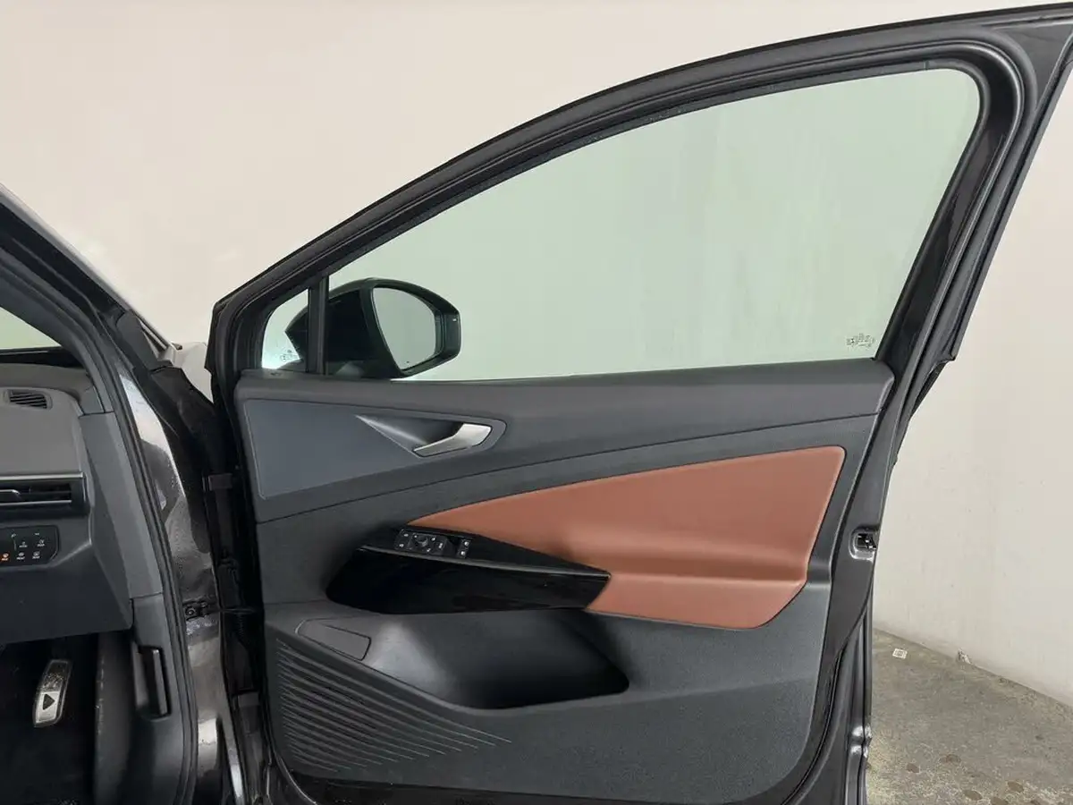 2021-volkswagen-id4-e-first-edition-big-17