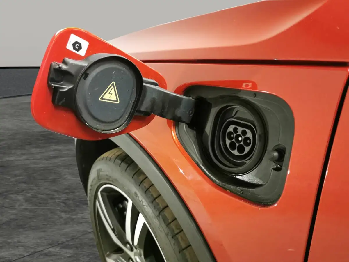 2020-volvo-xc40-15-t5-r-design-plug-in-hybrid-big-37