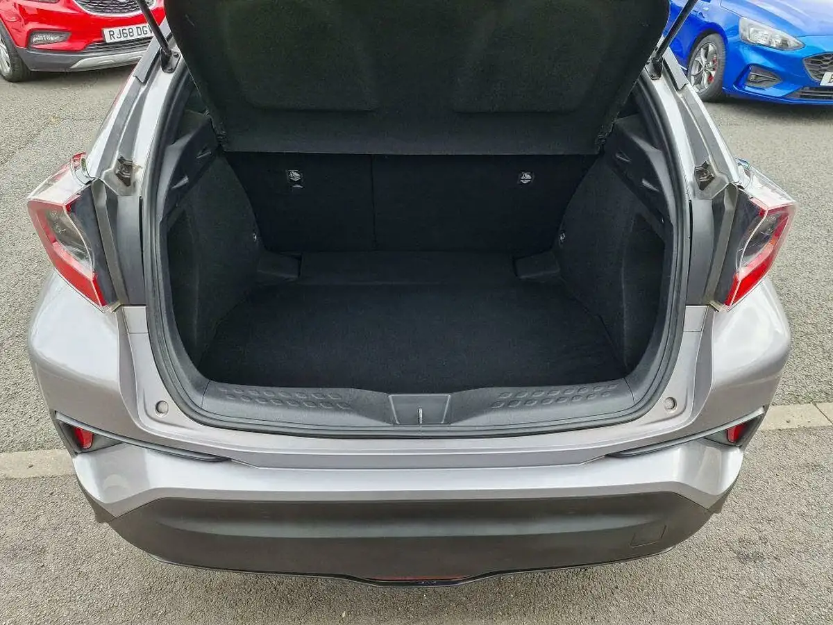 2017-toyota-c-hr-12-dynamic-big-19