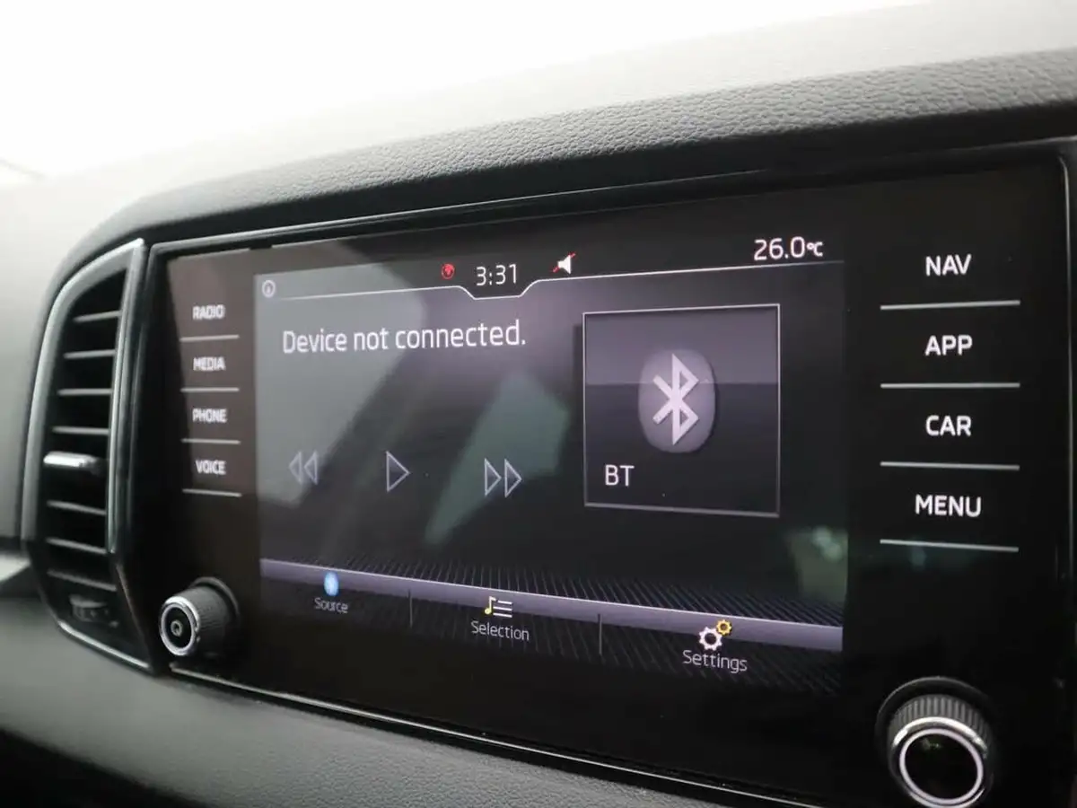 2019-skoda-karoq-10-tsi-se-technology-big-20