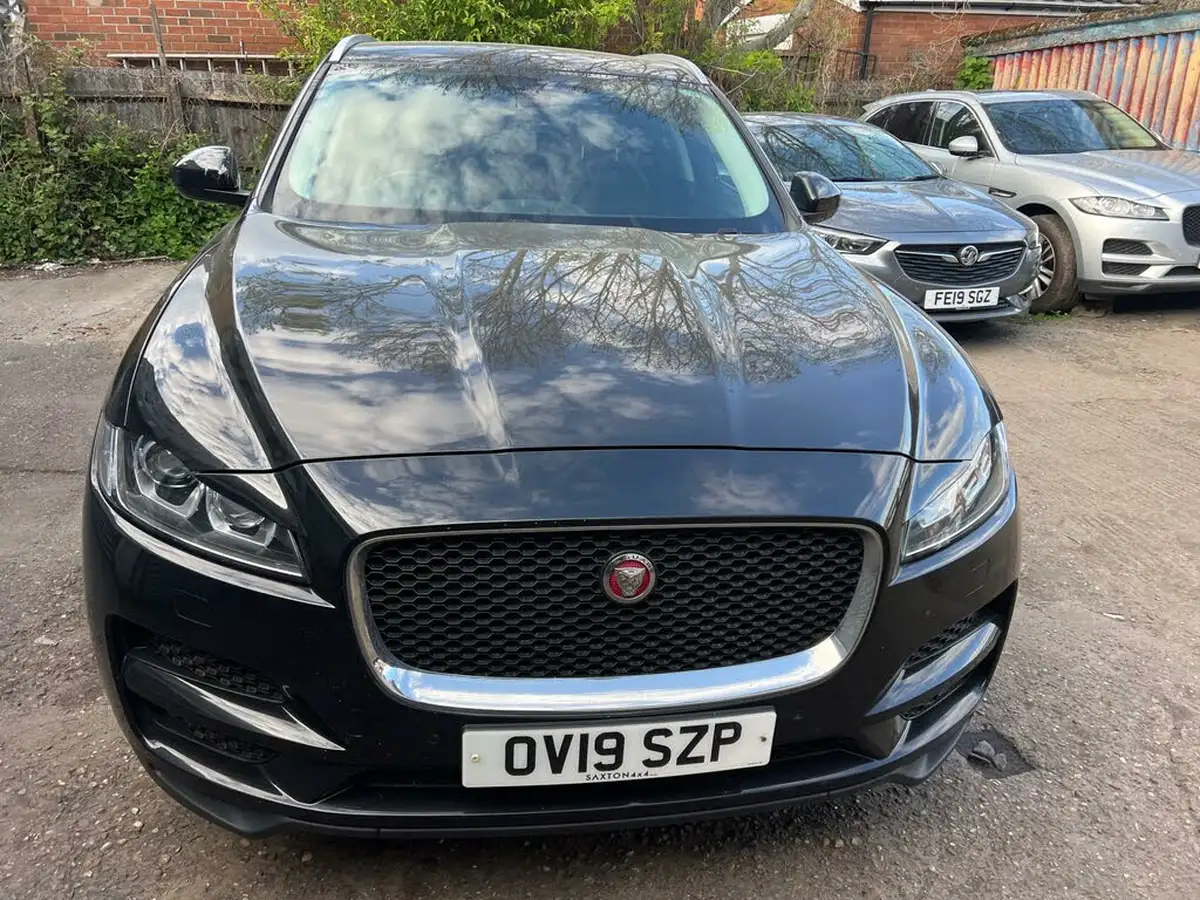 2019-jaguar-f-pace-20-i4d-portfolio-180ps-ss-auto-big-3