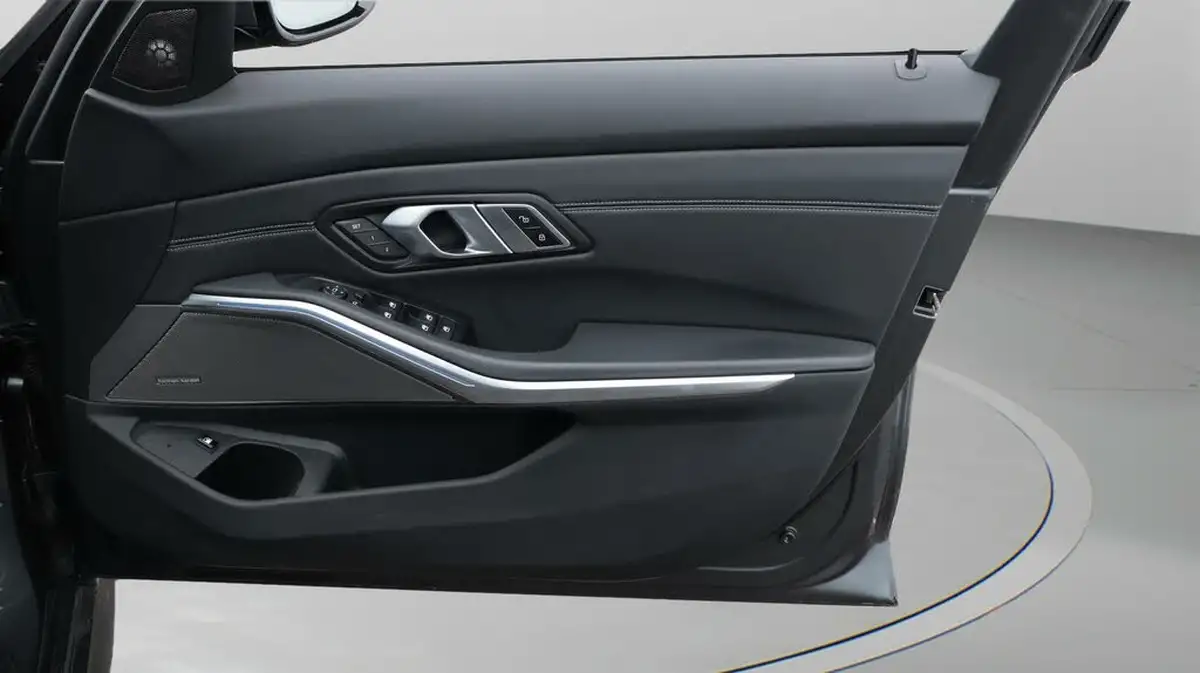 2020-bmw-3-series-20-330e-m-sport-tech-pack-saloon-4d-big-15